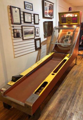 RARE Vintage 4 Player Skee Ball Alley Bowler Arcade Game with Wooden Balls