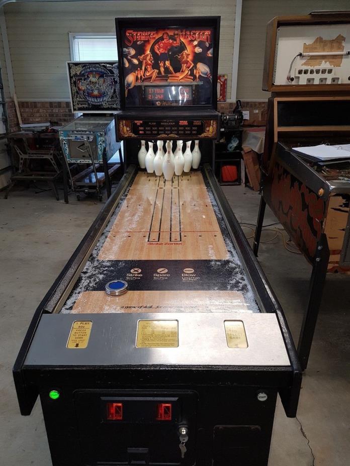 Strikemaster shuffle alley arcade  pinball