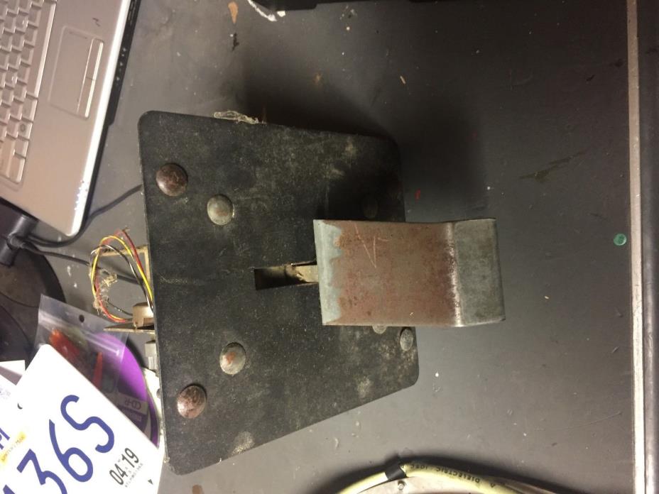 ARCADE GAME GAS PEDAL ASSEMBLY
