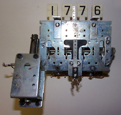Gottlieb PIONEER / SPIRIT of 76 Pinball Machine 4 Bank 1776 DROP TARGET ASSEMBLY