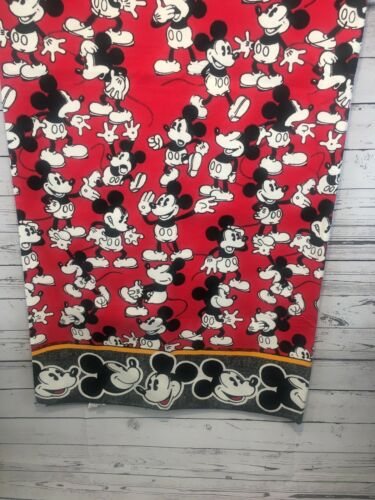 Vintage Mickey Mouse Disney Animated Beacon Big 66x90 Twin Red Black Blanket