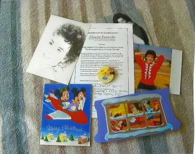 ANNETTE FUNICELLO  PERSONAL PROPERTY SHOWCASE OF DOLLS 1992