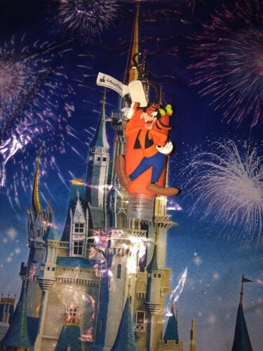 Goofy Hand Sanitizer Key Chain Disney World Theme Parks NEW