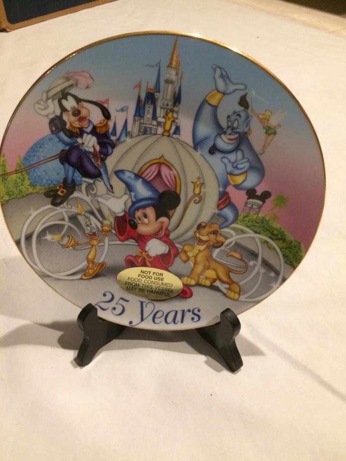 Walt Disney World 25th Anniversary Collector Plate - 1996 Mickey Mouse