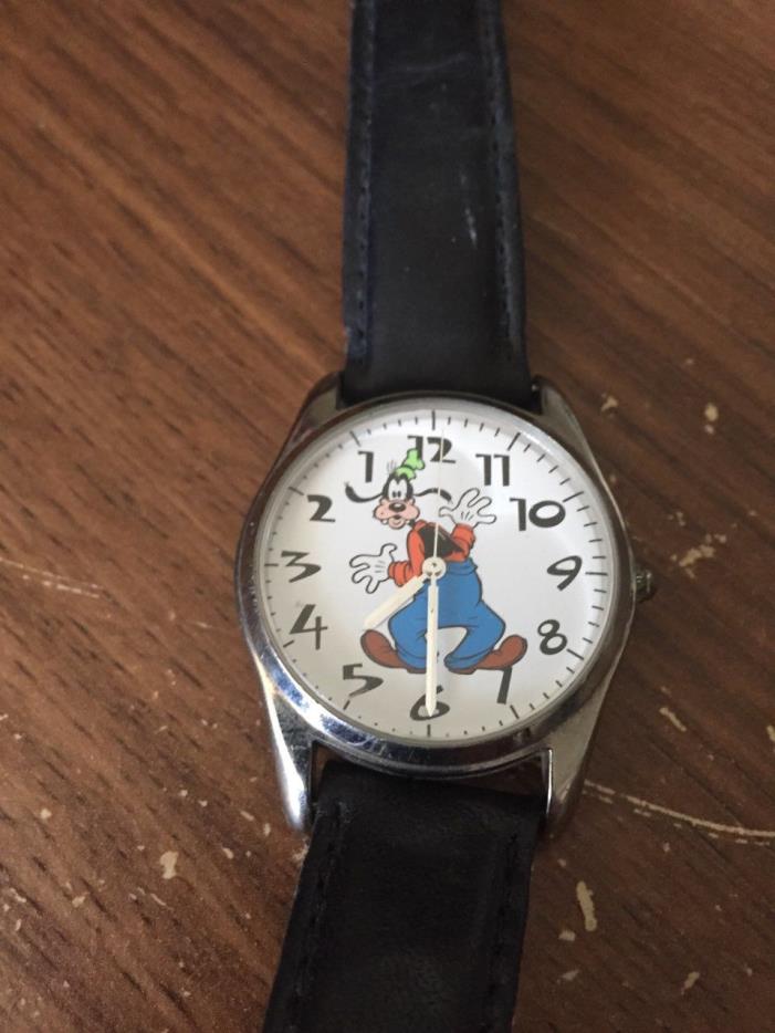 Vintage Disney Goofy Backwards Watch