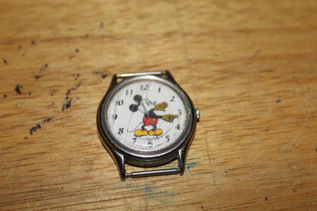 Vintage Disney Lorus Mickey Mouse Quartz Wrist Watch V515-6000 A1