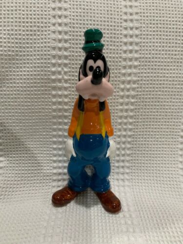 Disney  GOOFY Walt Disney Productions Vintage Figurine