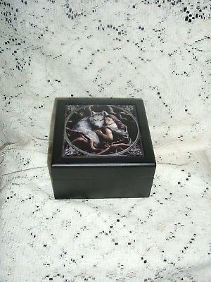 WOODEN WOLF AND FRIEND TILE TRINKET BOX  LINED  5