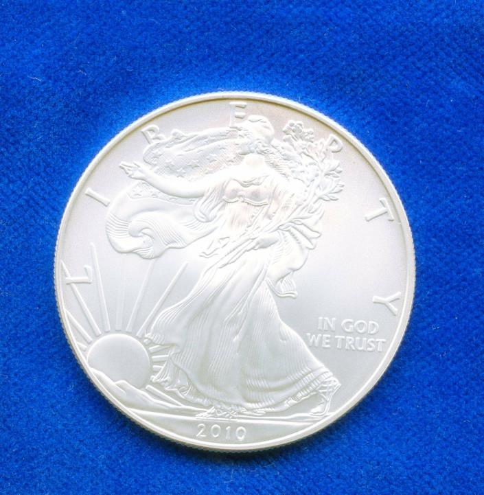 2010 - 1 oz American Silver Eagle Coin - One Troy oz    lot 101