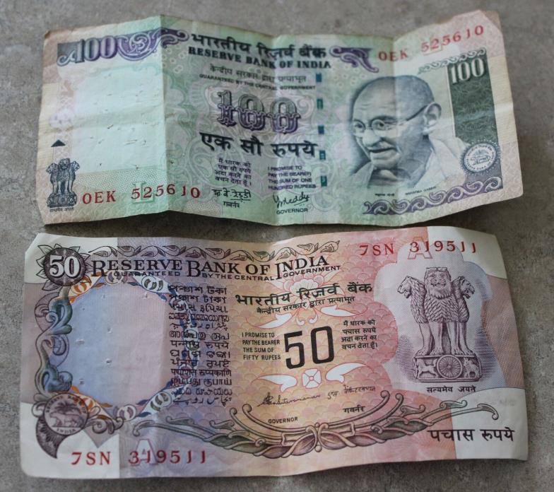 Banknotes of India: 100 rupees featuring Ghandi, 50 rupee, history, two versions