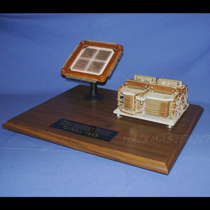 VINTAGE CORE MEMORY BLOCK MUSEUM DISPLAY/TEACHING AID EXCELLENT