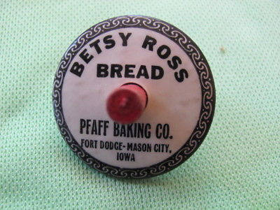 Betsy Ross Bread Pfaff Baking Fort Dodge Mason City IA Iowa antique tin top