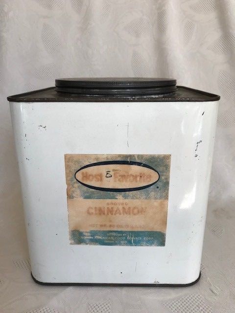 Vintage Large Host Favorite Cinnamon Tin
