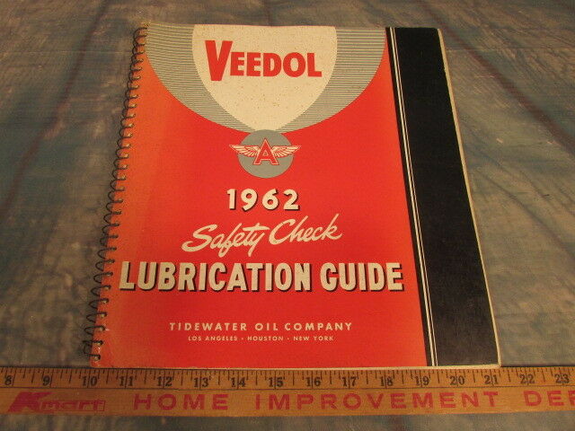 Veedol Oil Lubrication Guide 1962 book Tidewater Co. advertising car gas station