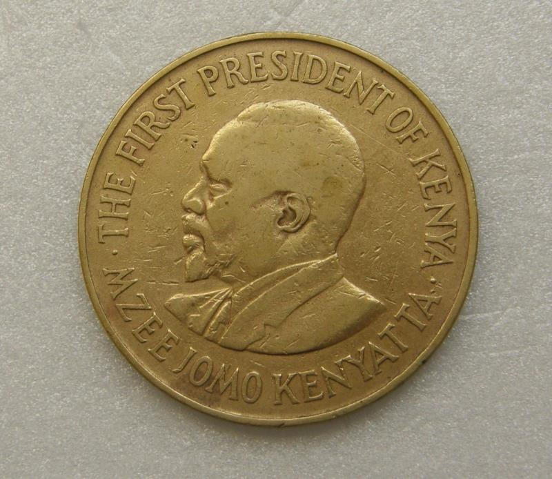 Kenya Coin 10 Cents 1971 30mm