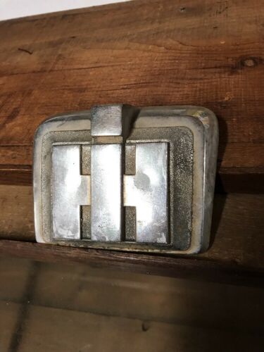 IH INTERNATIONAL TRUCK LOADSTAR METRO SCOUT FRONT HOOD EMBLEM