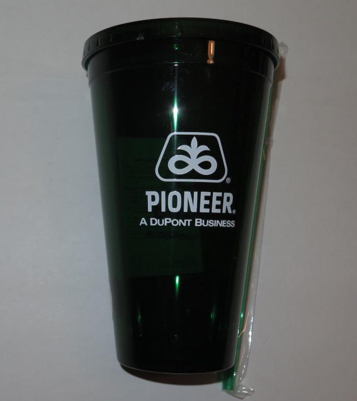 Pioneer/DuPont Seed Company Plastic 24 Oz Travel Mug With Straw & Screw On Lid