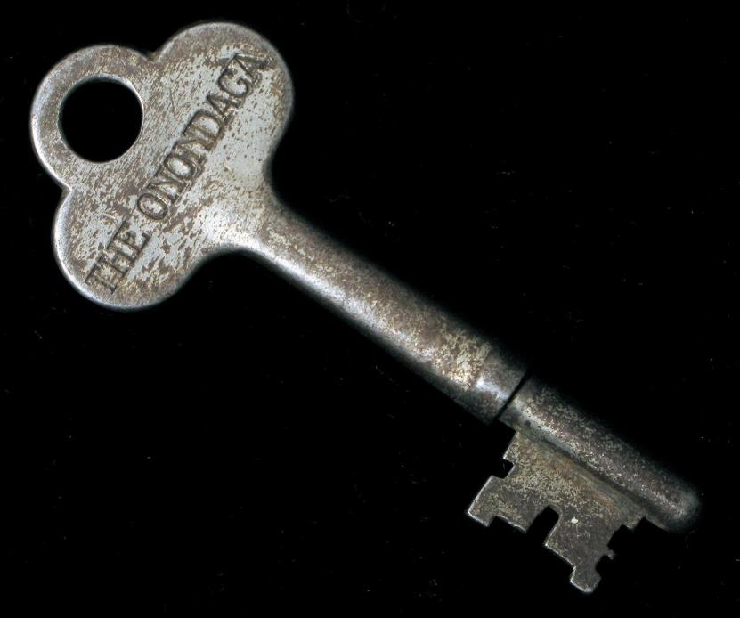 ANTIQUE THE ONONDAGA SYRACUSE NEW YORK NY HOTEL ROOM KEY EARLY YALE HARDWARE !