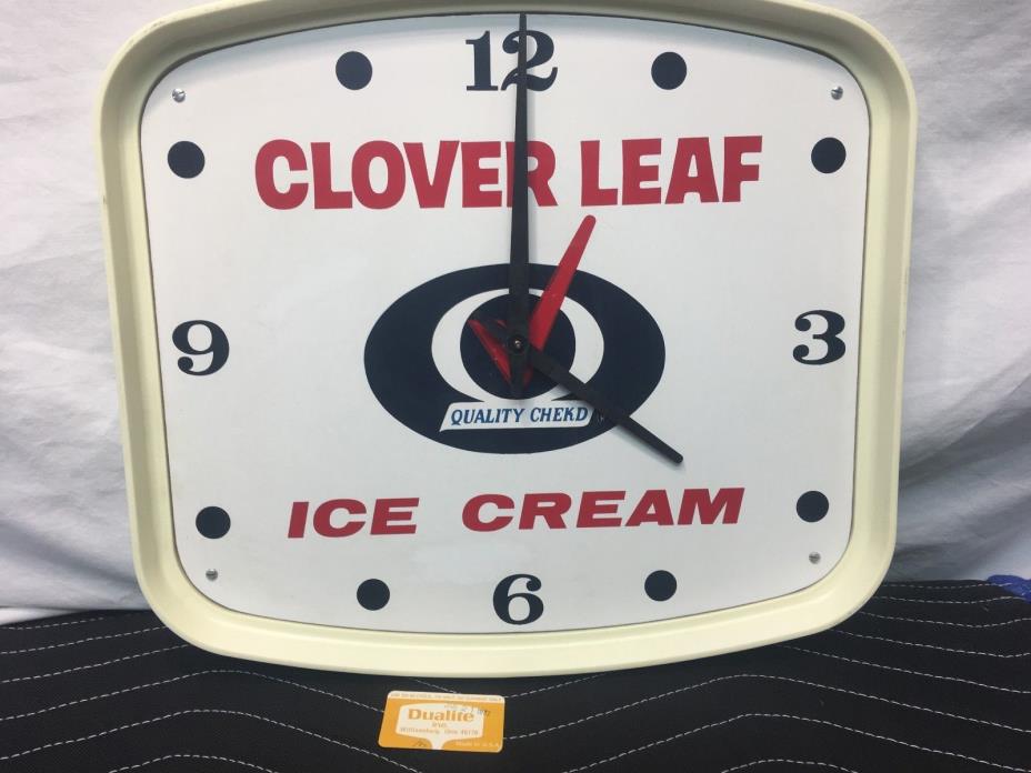 CLOVER LEAF ICE CREAM  ADVERTISING CLOCK  1982 DUALITE