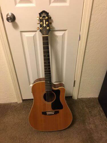 Guild DCE5 A/E Acoustic Electric guitar, ex cond, last of American made. 2001 yr