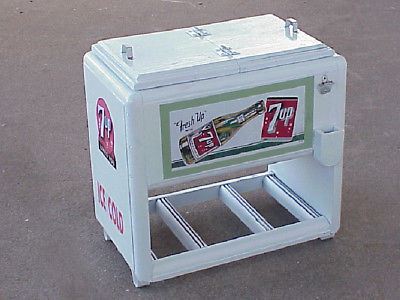 7 UP  DISPLAY SAMPLE COOLER 11
