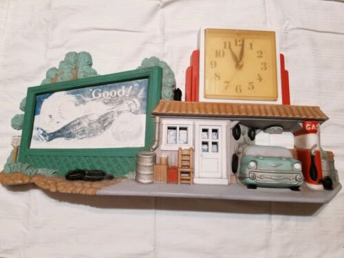 1990 PLASTIC COCA COLA CLOCK GAS STATION DRIVE IN WITH DISPLAY VINTAGE COKE