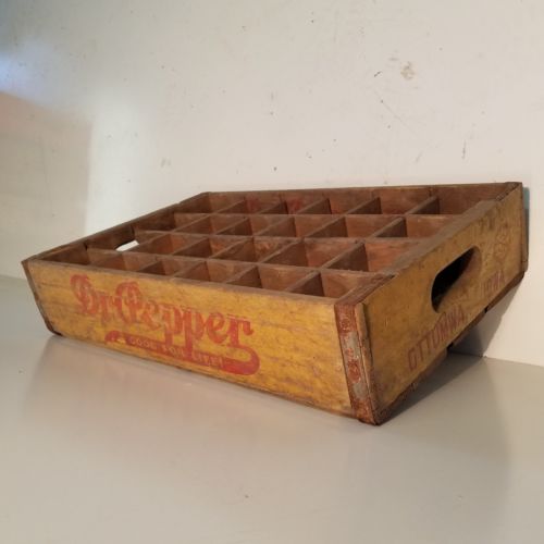 1946 Dr. Pepper Vintage Wooden Soda Pop 24 Bottle Crate Carrier Box case wood 46