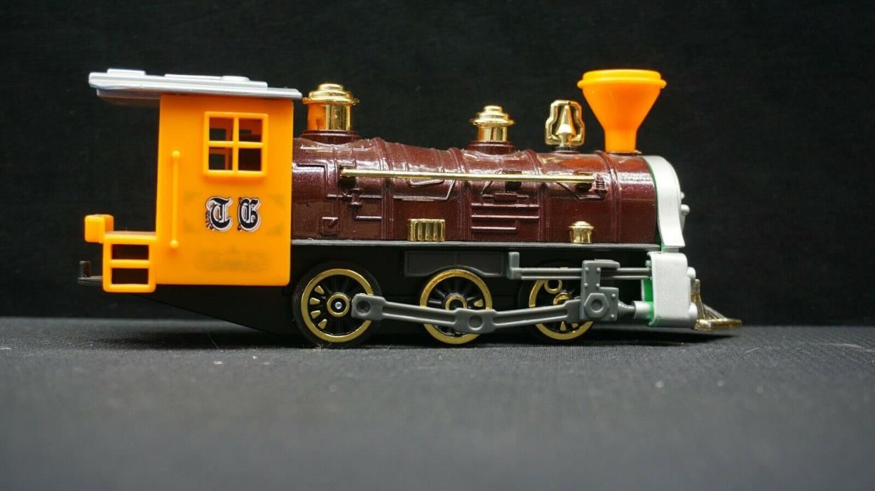 Collectible yellow trimmed train. 6