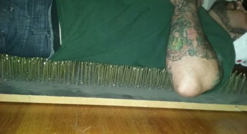 CIRCUS SIDESHOW BED OF NAILS     PROP,FREAK,ODDITY,CARNIVAL  4'x2'over 600 nails