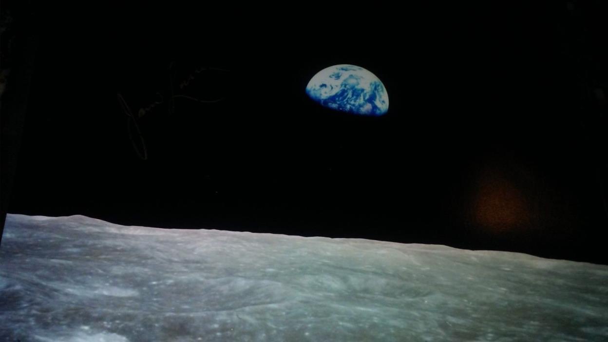 Astronaut Jim Lovell Apollo 13 Autograph Signed Earthrise 8x10