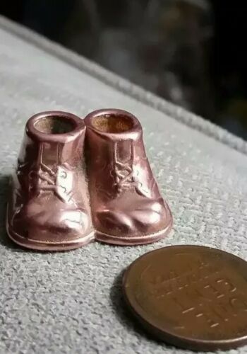 Vintage copper clad 2 BABY SHOES gumball charm prize jewelry