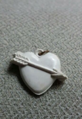 Vintage plastic HEART gumball charm prize jewelry