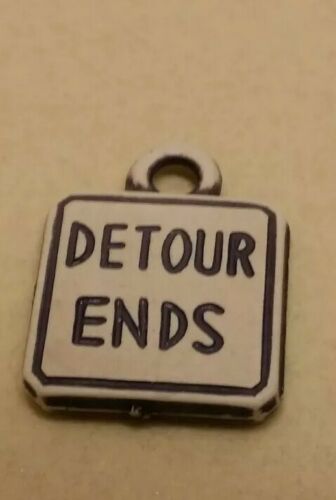 Vintage plastic DETOUR ENDS ROAD STREET SIGN gumball charm prize jewelry