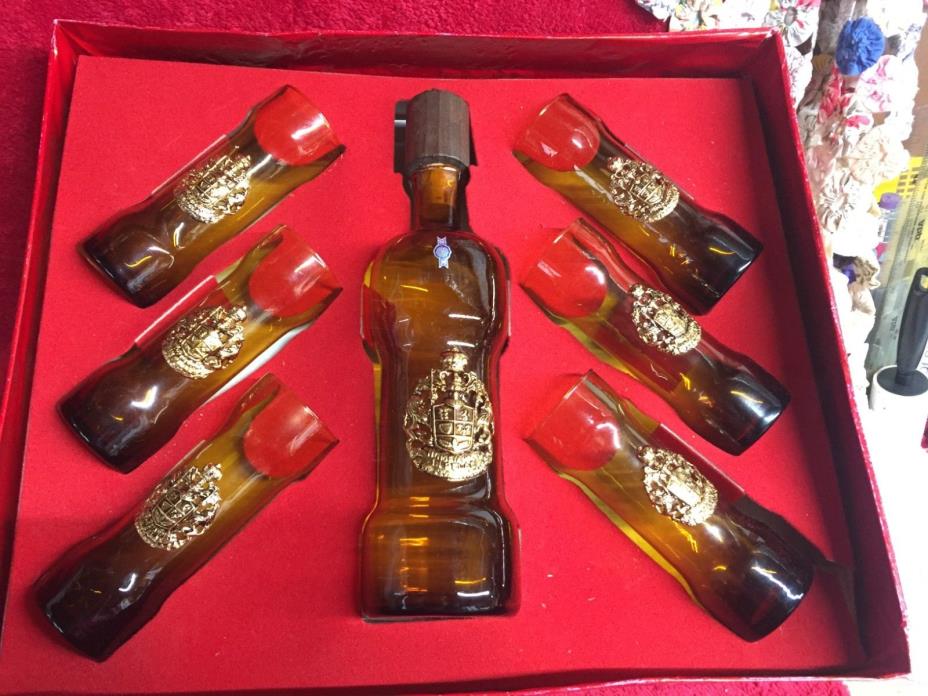 Vintage Memorandum In Pelae Coat of Arms Bar Set Bottle & 6 Glasses Original Box