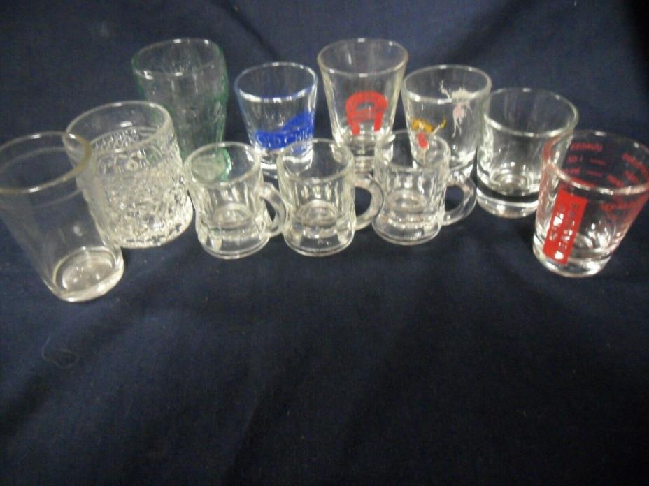 MISCELLANEOUS LOT OF 11 SHOT GLASS AND MINI GLASSES, COKE, OLD CHICAGO, DS391