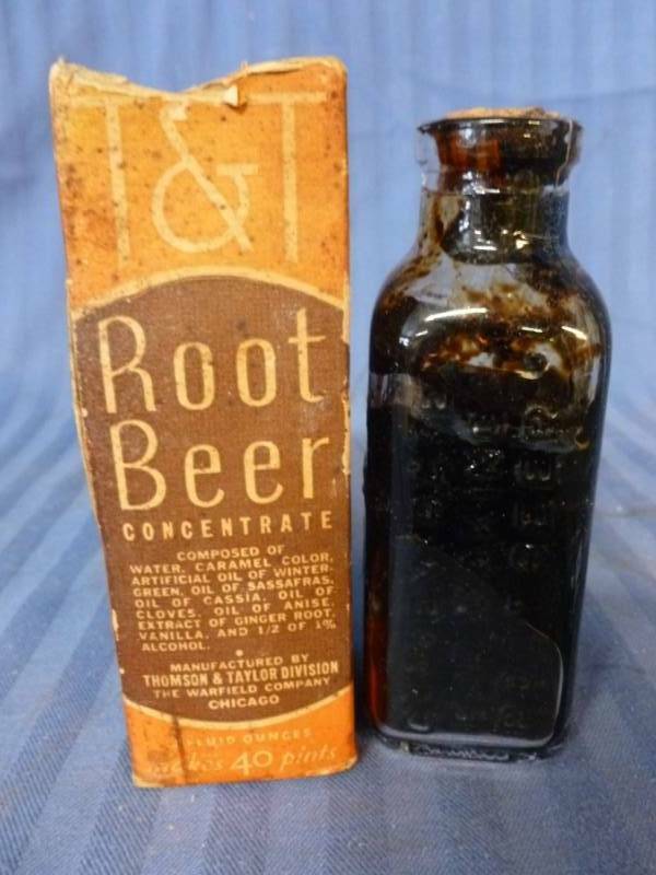 Warfield Co Thompson & Taylor Root Beer concentrate glass Some Contents Org Box