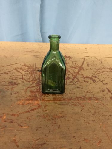 Vintage / Antique Wheaton NJ Chief Wahoo Electric Tonic Cathedral Bottle Green