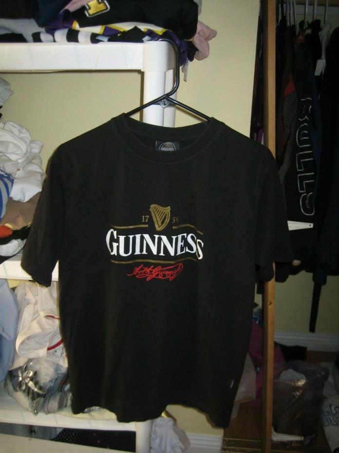 GUINNESS STOUT BEER T-SHIRT ADULT SIZE M ENGLISH ALE MINT CONDITION BLACK