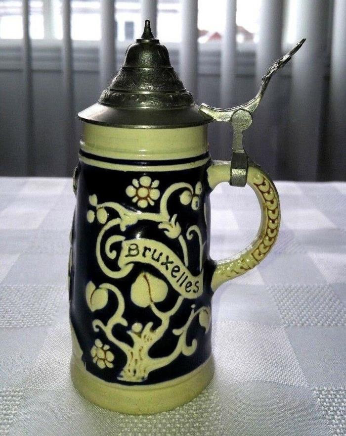 Beer Stein With Lid Souvenir de Bruxelles Belgium manneken .Pis