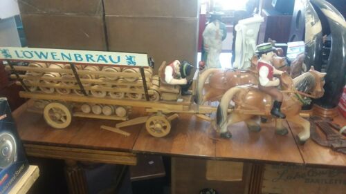 VINTAGE LOWENBRAU 4 HORSE AND BEER WAGON SET 26 BARRELS, 1 DRIVER AND 1 RIDER