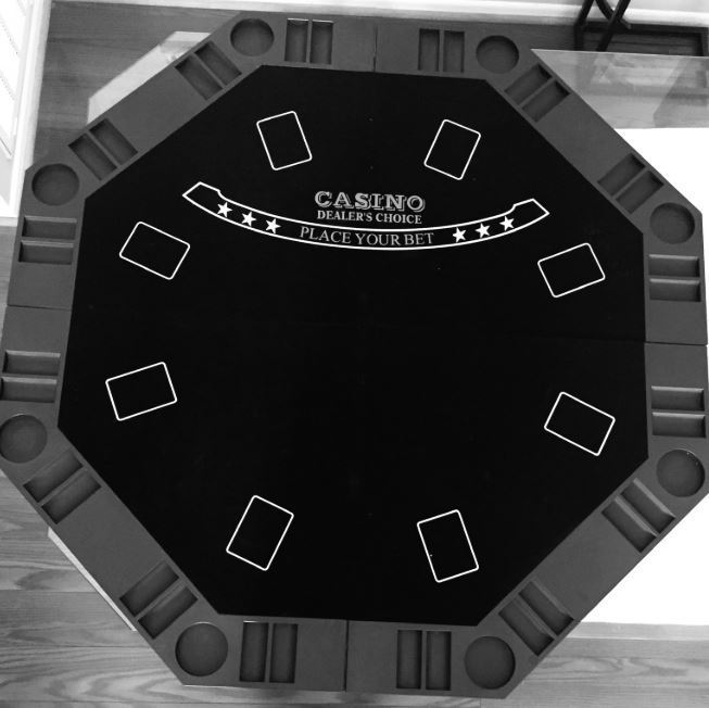OCTAGONAL POKER TABLE TOP - CASINO QUALITY GREEN PLAYING SURFACE - 8 INDIVIDUAL