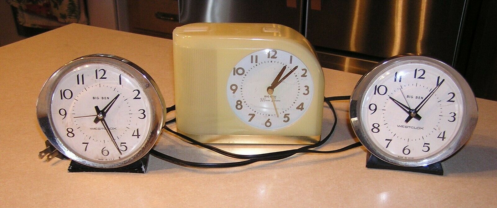 1950's BIG BEN Moon Beam Alarm Clock in Yellow Case & 2 Westclox Big Ben Wind-up