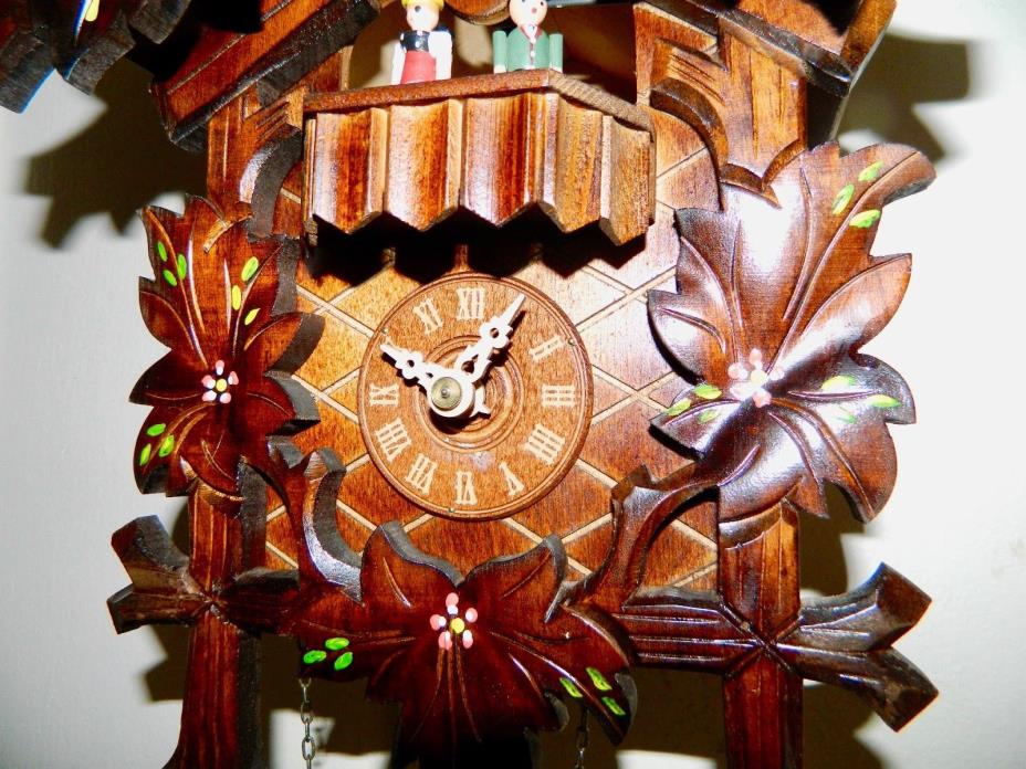 ***Musical Hand Painted  Black Forest Germany Cuckoo Clock***