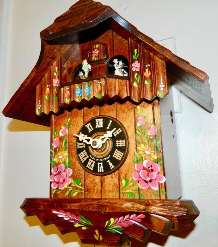 ***Musical Hand Painted  Swiss Chalet Black Forest Germany Cuckoo Clock***