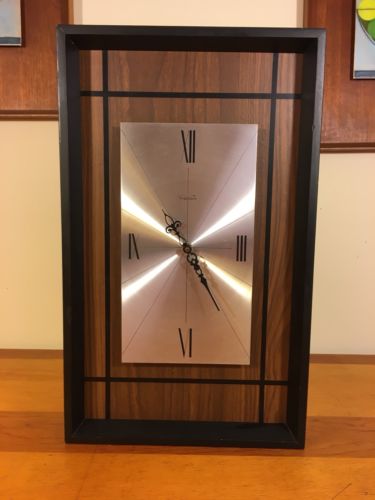 Vintage Verichron Wall Clock Mid Century Design, Battery Operated.