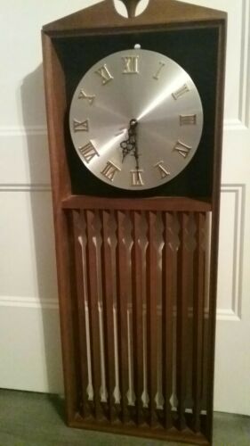 Howard Miller Cherry Wall Clock, Model 552,   Large Vintage