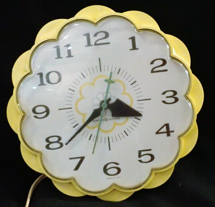 Vintage GE General Electric USA #2150 Cute Yellow Scallop Edge Wall Clock Works