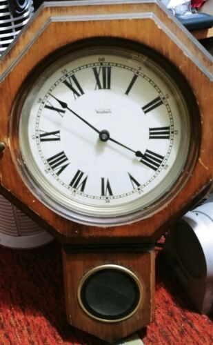 Verichron Schoolhouse Vintage Pendulum Wall Clock (Missing pendulum) works