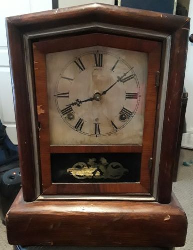 Vintage Clock Wood, Mechanical, Made In USA