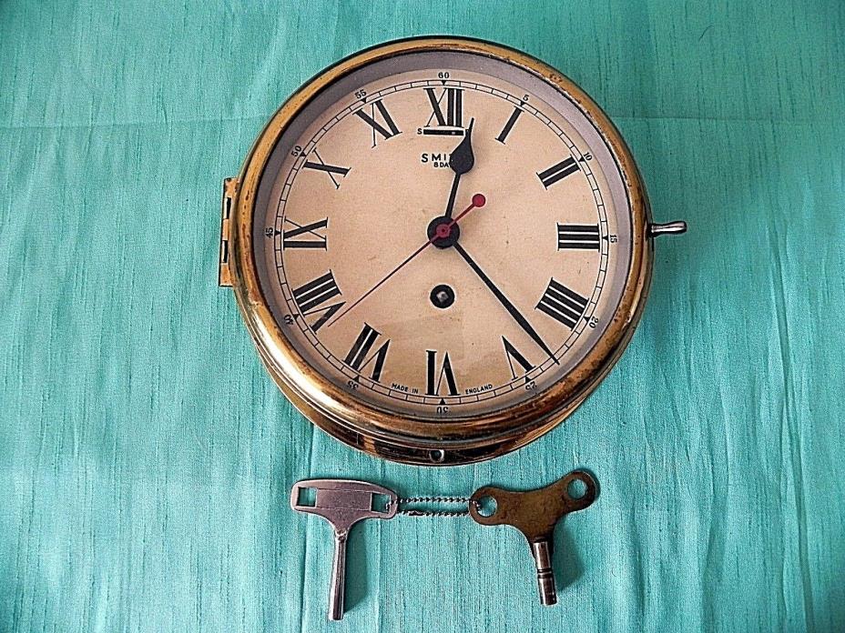 VINTAGE WORKING SMITH 8 DAY KEY WIND SHIPS CLOCK WITH LOCKING GLASS FACE